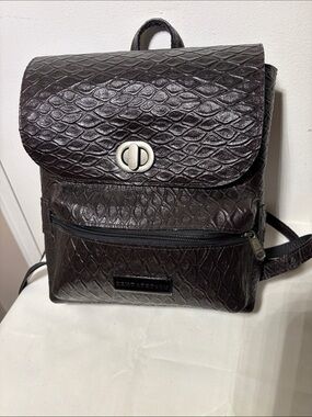KENT STETSON Textured Small Everyday Leather Backpack